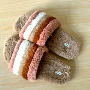 Striped Fur Slides from Aerie!